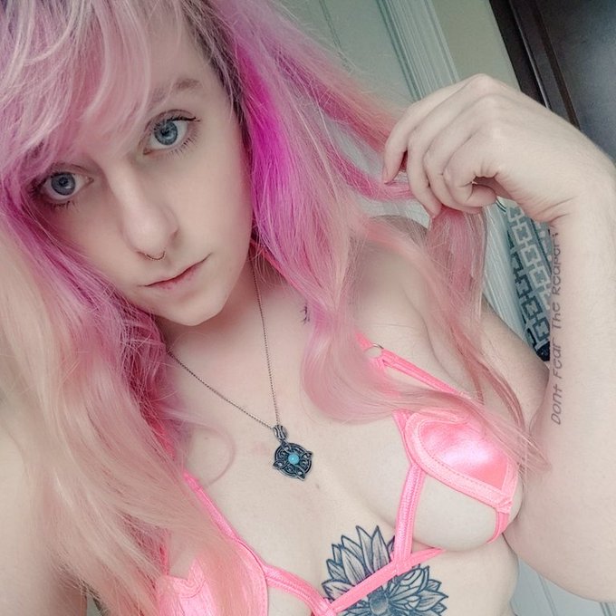 Cece 23 5'3 or under(160cm),Bisexual,Tall,DD cup,Grey