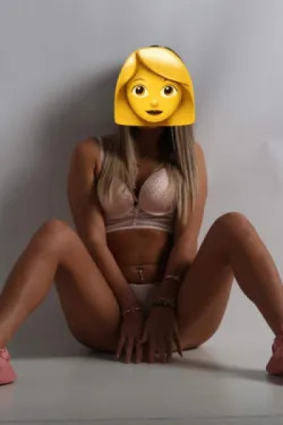 Kiki221Slut Female,Tall,Blonde,German,Aussie