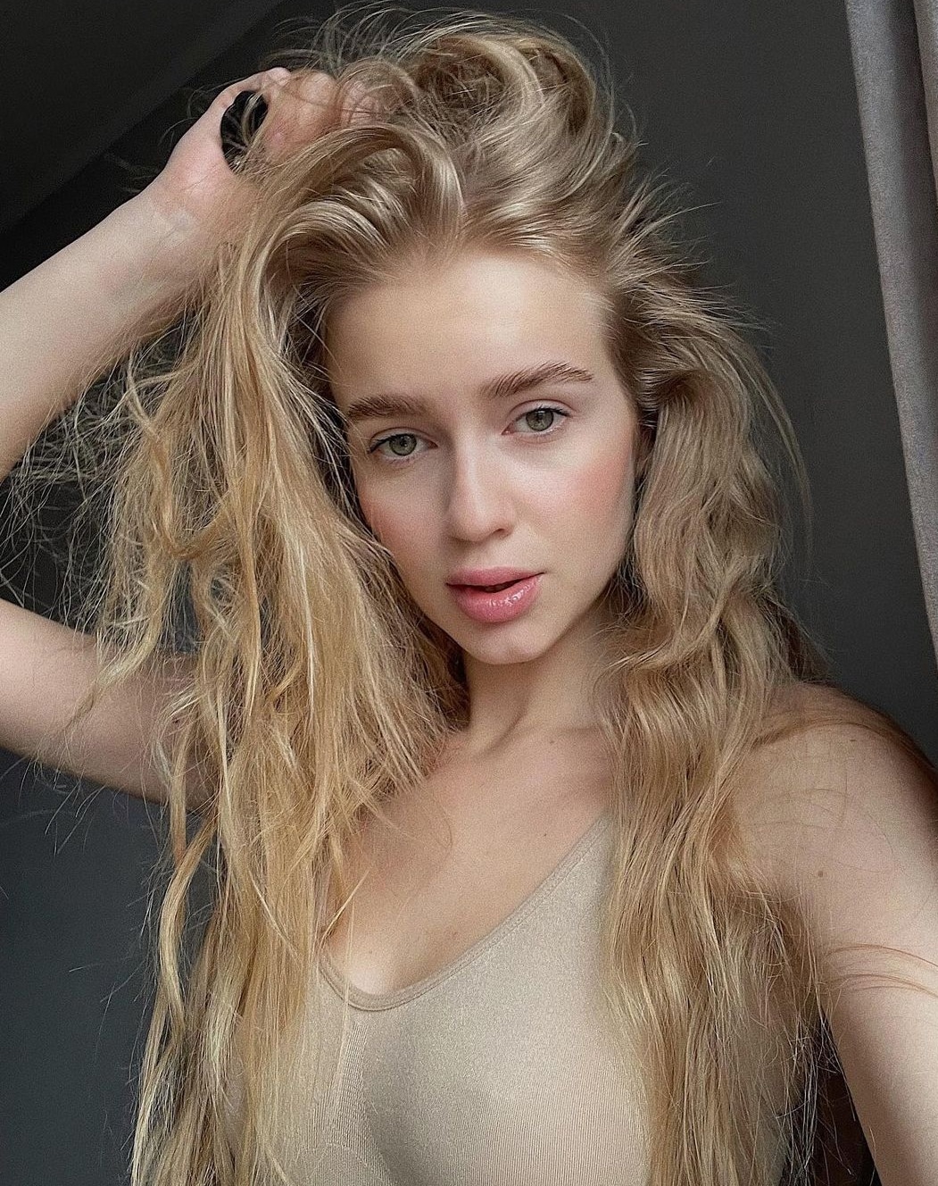 Ivy good0 Bisexual,Tall,Blonde,61-65kg,African