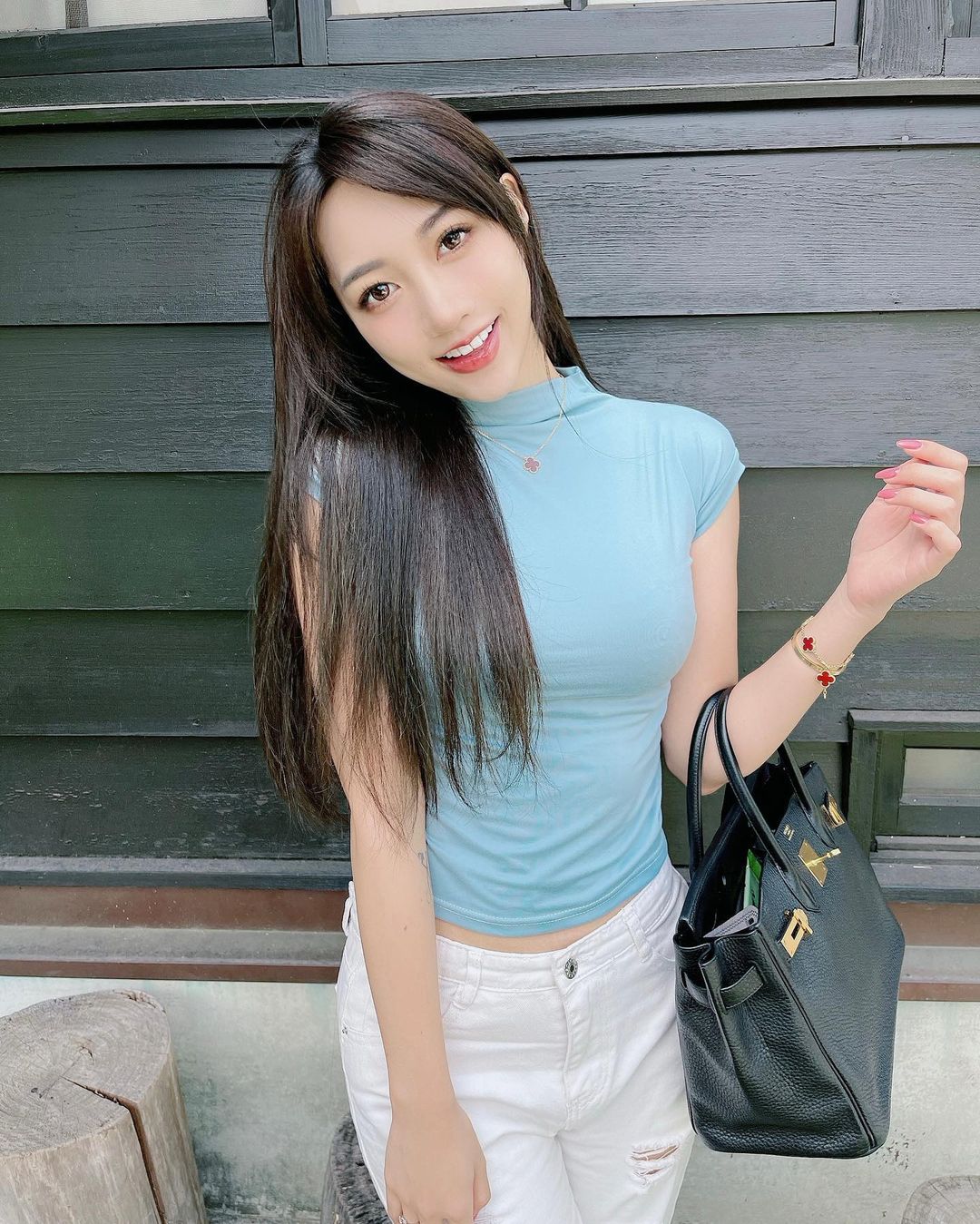 Mandy sexy Female,5'3 or under(160cm),Tall,61-65kg,Korean