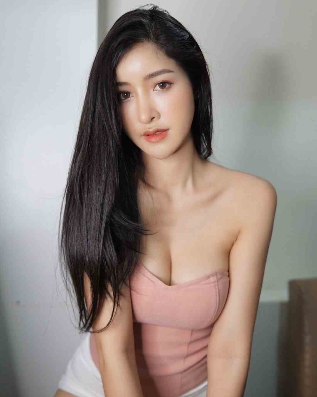 Mandy sexy Female,5'3 or under(160cm),Tall,61-65kg,Korean